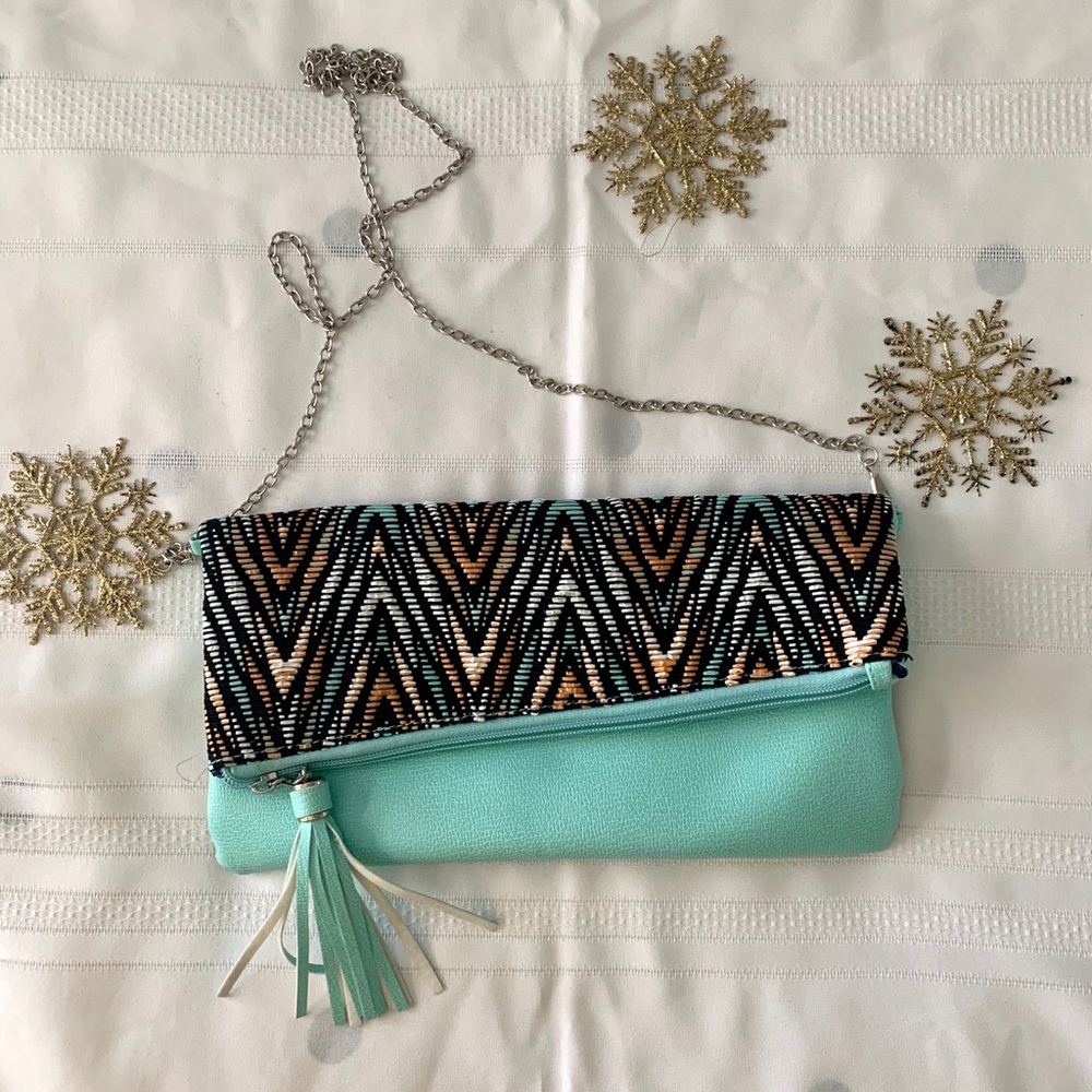 Blue clutch